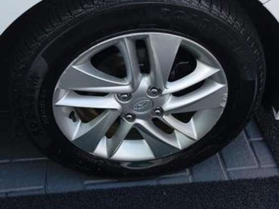 HYUNDAI-HB20-1.6 PREMIUM 16V FLEX 4P AUTOMÁTICO HYUNDAI-HB20-2014
