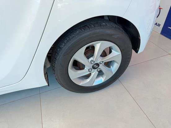 HYUNDAI-HB20-1.6 PREMIUM 16V FLEX 4P AUTOMÁTICO HYUNDAI-HB20-2016