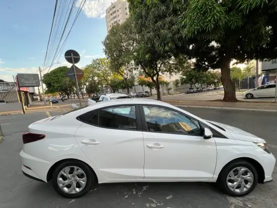 HYUNDAI-HB20S-2024
