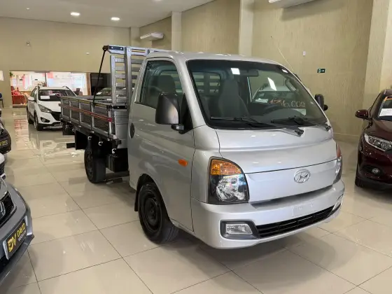 HYUNDAI HR 2.5 LONGO SEM CAÇAMBA 4X2 16V 130CV TURBO INTERCOOLER DIESEL 2P MANUAL