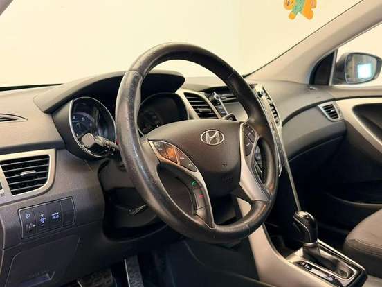 HYUNDAI-I30-1.8 MPI 16V GASOLINA 4P AUTOMATICO HYUNDAI-I30-2015