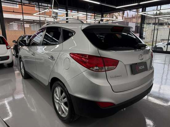 HYUNDAI-IX35-2.0 MPFI GLS 4X2 16V GASOLINA 4P AUTOMÁTICO HYUNDAI-IX35-2011