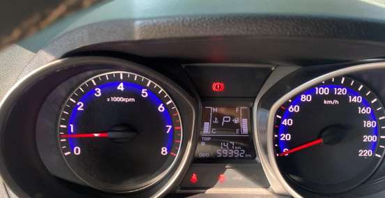 HYUNDAI-HB20X-2014