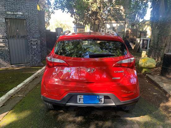 HYUNDAI-HB20X-1.6 16V PREMIUM FLEX 4P AUTOMÁTICO HYUNDAI-HB20X-2014