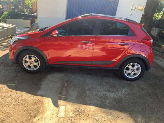HYUNDAI-HB20X-2014