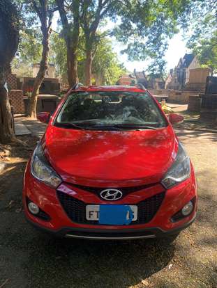 HYUNDAI-HB20X-1.6 16V PREMIUM FLEX 4P AUTOMÁTICO HYUNDAI-HB20X-2014