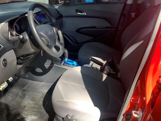 HYUNDAI-HB20X-1.6 16V PREMIUM FLEX 4P AUTOMÁTICO HYUNDAI-HB20X-2014