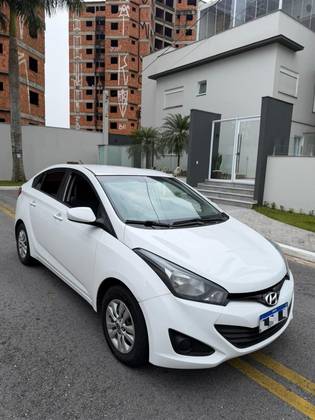 HYUNDAI HB20S 1.6 COMFORT PLUS 16V FLEX 4P AUTOMÁTICO