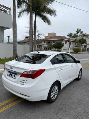 HYUNDAI-HB20S-2015