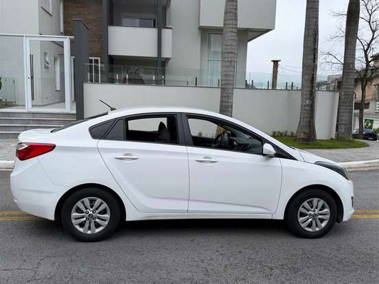 HYUNDAI-HB20S-1.6 COMFORT PLUS 16V FLEX 4P AUTOMÁTICO HYUNDAI-HB20S-2015