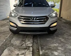 HYUNDAI SANTA FÉ 3.3 MPFI 4X4 7 LUGARES V6 270CV GASOLINA 4P AUTOMÁTICO HYUNDAI SANTA FÉ 3.3 MPFI 4X4 7 LUGARES V6 270CV GASOLINA 4P AUTOMÁTICO