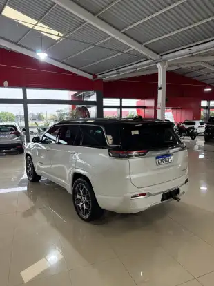 JEEP-COMMANDER-2022