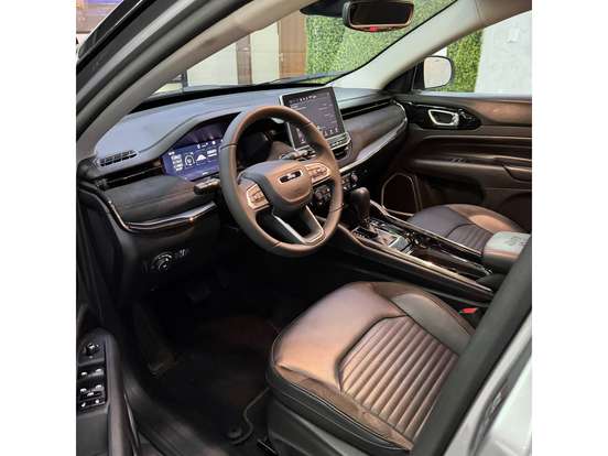 JEEP-COMMANDER-2024