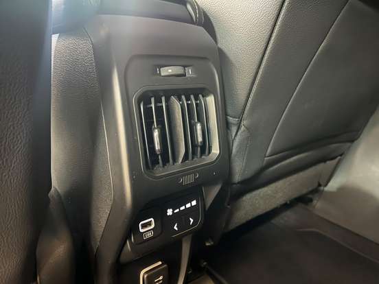 JEEP-COMMANDER-2022
