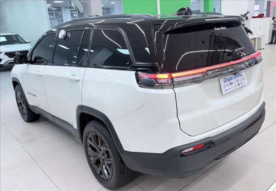 JEEP-COMMANDER-2025