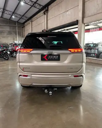 JEEP-COMMANDER-2022