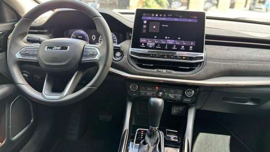 JEEP-COMMANDER-2022