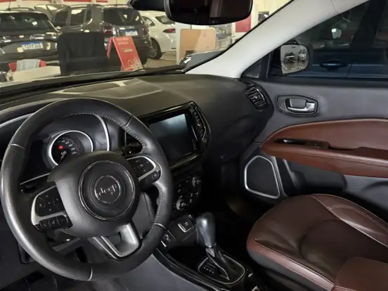 JEEP-COMPASS-2.0 16V FLEX LIMITED AUTOMÁTICO JEEP-COMPASS-2021
