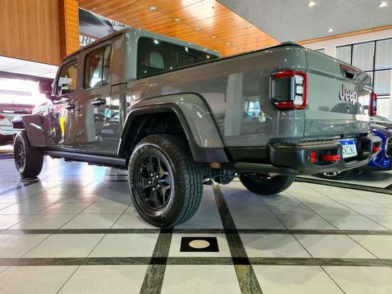 JEEP-GLADIATOR-2023