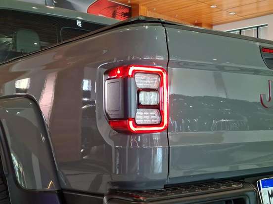 JEEP-GLADIATOR-2023