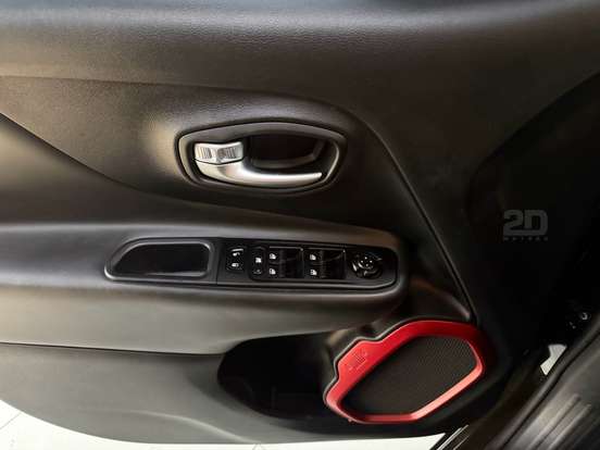 JEEP-RENEGADE-2.0 16V TURBO DIESEL TRAILHAWK 4P 4X4 AUTOMÁTICO JEEP-RENEGADE-2019