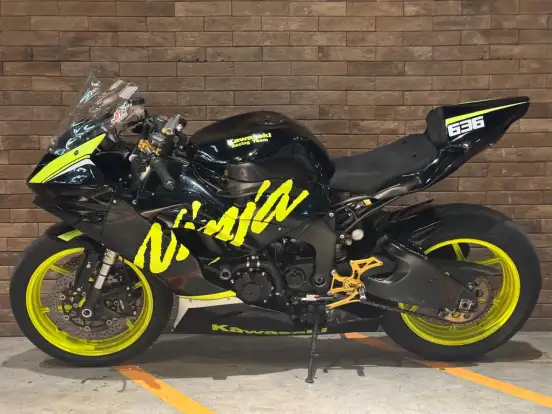 KAWASAKI-NINJA ZX-6R-2011