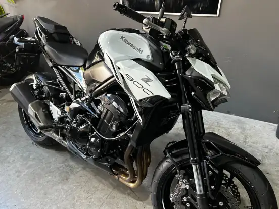 KAWASAKI-Z900-2022