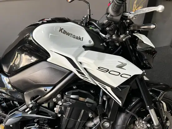 KAWASAKI-Z900-2022
