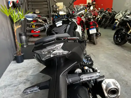 KAWASAKI-Z900-2022