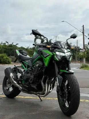 KAWASAKI-Z900-2022