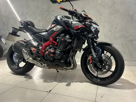 KAWASAKI-Z900-2020