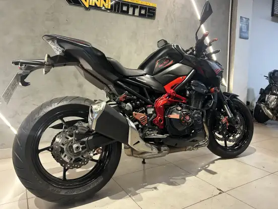 KAWASAKI-Z900-2020
