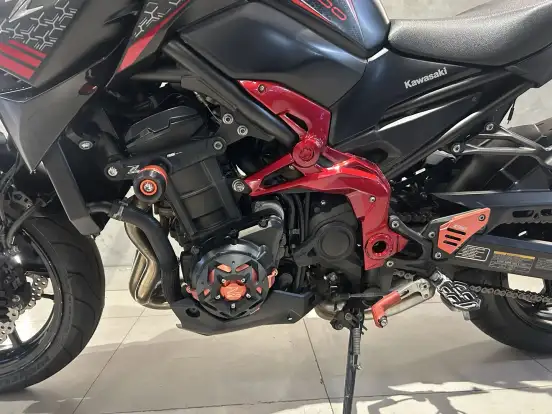 KAWASAKI-Z900-2020