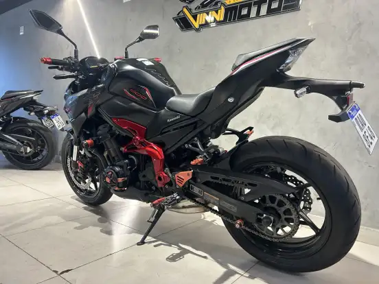 KAWASAKI-Z900-2020