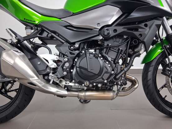 KAWASAKI-Z500-2024
