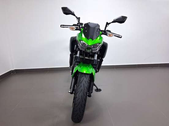KAWASAKI-Z500-2024