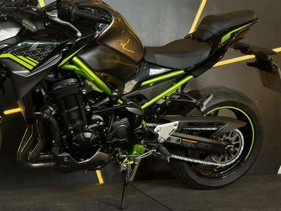KAWASAKI-Z900-2020