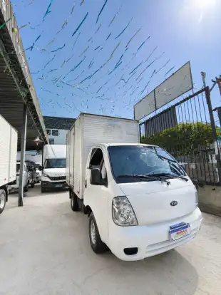 KIA-BONGO-2012