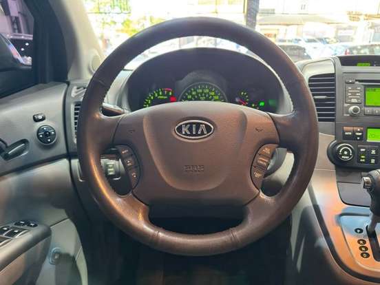 KIA-CARNIVAL-3.5 EX V6 24V GASOLINA 4P AUTOMÁTICO KIA-CARNIVAL-2012