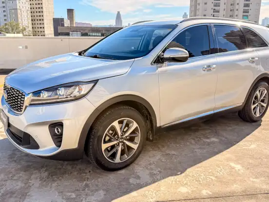 KIA-SORENTO-2.4 16V GASOLINA EX 7L AUTOMÁTICO KIA-SORENTO-2018