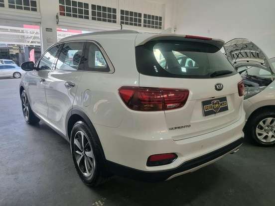 KIA-SORENTO-2.4 16V GASOLINA EX 7L AUTOMÁTICO KIA-SORENTO-2017