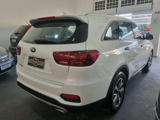 KIA-SORENTO-2.4 16V GASOLINA EX 7L AUTOMÁTICO KIA-SORENTO-2017