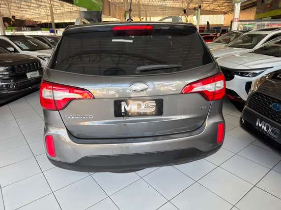 KIA-SORENTO-3.5 V6 GASOLINA EX 7L 4WD AUTOMÁTICO KIA-SORENTO-2012