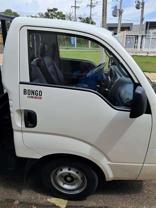 KIA-BONGO-2021
