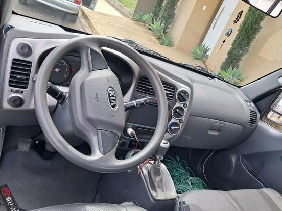 KIA-BONGO-2021