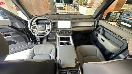 LAND ROVER-DEFENDER-2026
