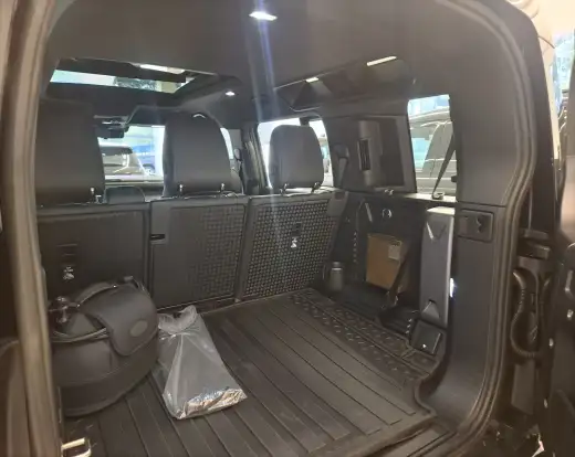 LAND ROVER-DEFENDER-2026