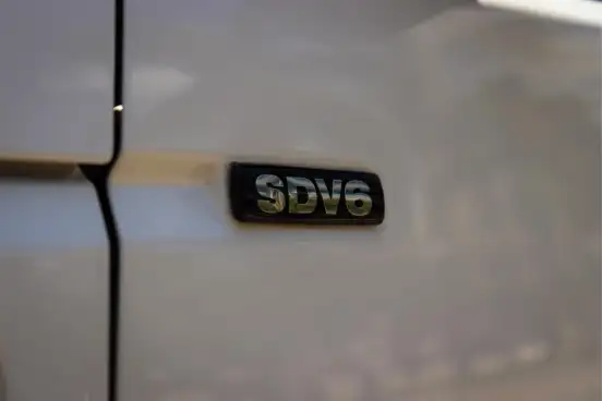 LAND ROVER-DISCOVERY 4-2015