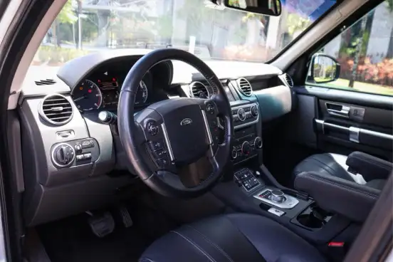 LAND ROVER-DISCOVERY 4-2015