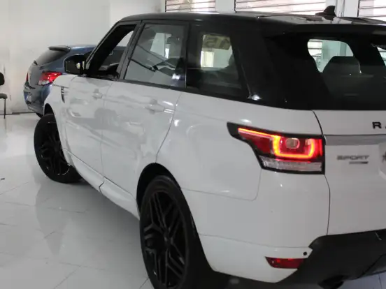 LAND ROVER-RANGE ROVER SPORT-3.0 HSE 4X4 V6 24V TURBO DIESEL 4P AUTOMÁTICO LAND ROVER-RANGE ROVER SPORT-2015